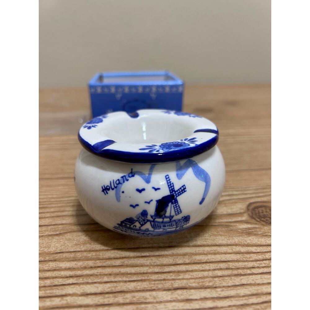 VTG Delft Blue Holland Hand-Painted Ceramic Ashtray Windmill Motif Box Base Chip